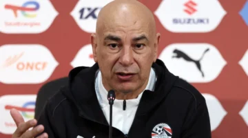 تضامنًا مع حسام حسن.. انسحاب الصحفيين المصريين من مؤتمر مباراة نيجيريا بسبب أخطاء التنظيم